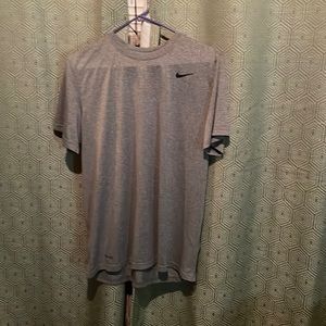 Nike Dri-Fit size large T-shirt EUC